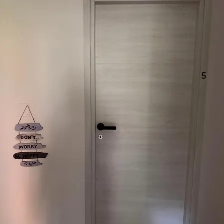 “coccole Nel Borgo” 2min To Outlet דירה סראוואלה סקריביה