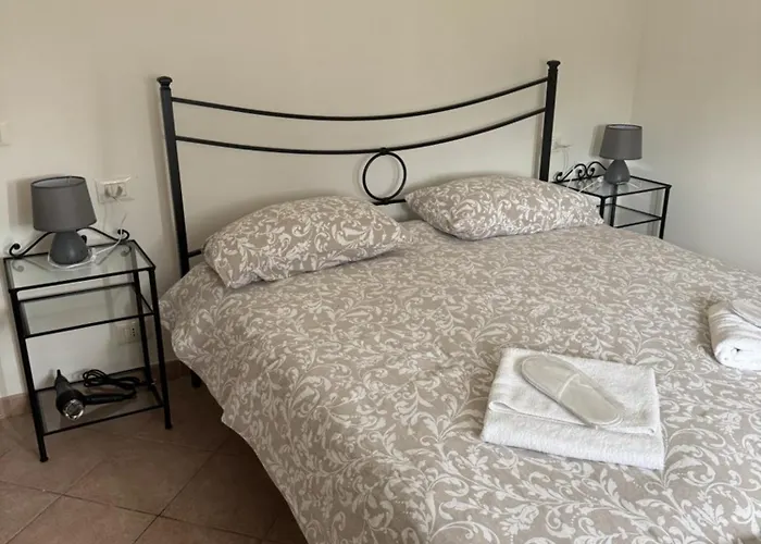 “coccole Nel Borgo” 2min To Outlet דירה סראוואלה סקריביה